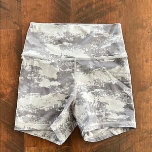 Fleo Shorts